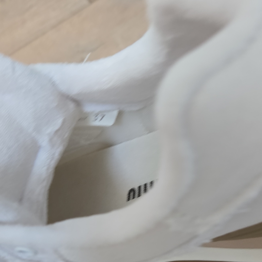 White Frayed Women's Sneakers - Picture 5 of 5